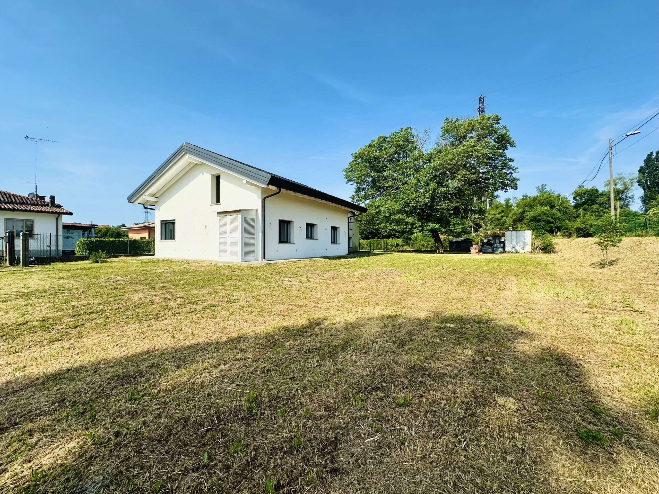 Villetta unifamiliare con ampio giardino