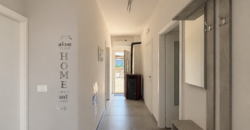 Casa Accostata Con Scoperto