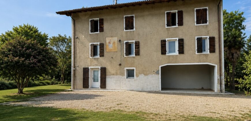 Casa Indipendente Con Ampio Giardino