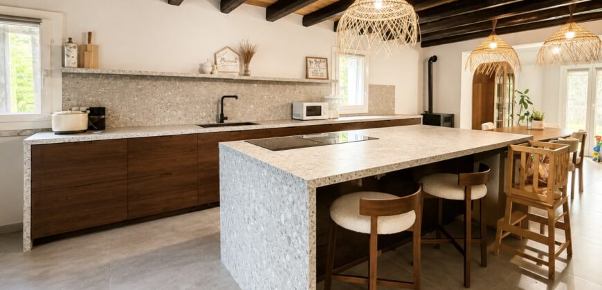 Casa Indipendente Con Ampio Giardino