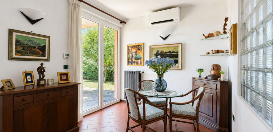Villa In Bifamiliare A Pradamano