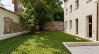 BICAMERE CON GIARDINO IN CENTRO STORICO