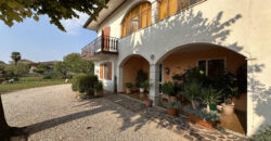Villa Indipendente Con Parco e Autorimesse