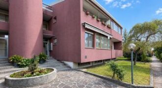 Bicamere Completamente Ristrutturato Con Giardino Esclusivo