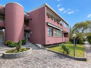 Bicamere Completamente Ristrutturato Con Giardino Esclusivo